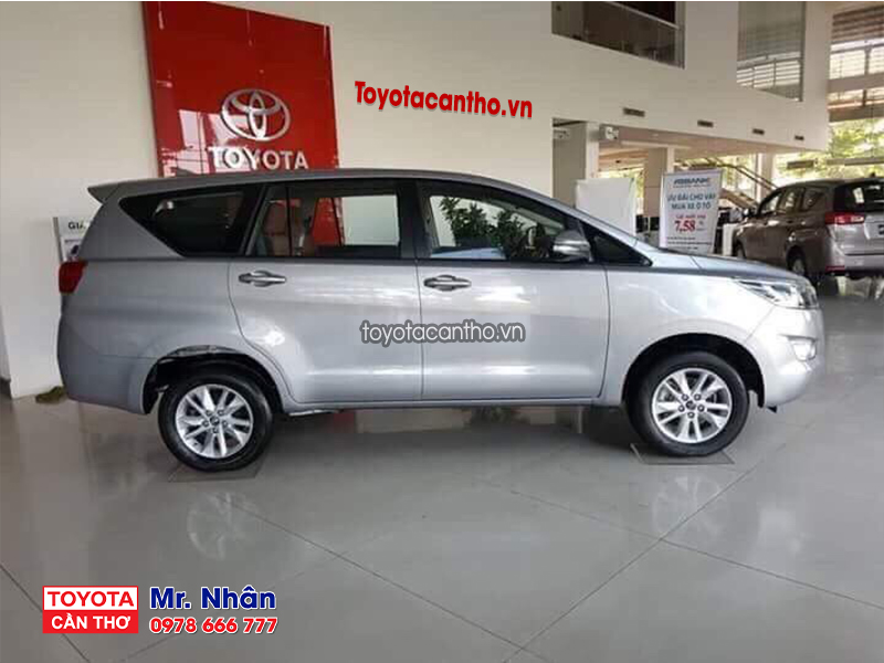 Mua Toyota Innova 2.0V 2019 trả góp bao nhiêu?